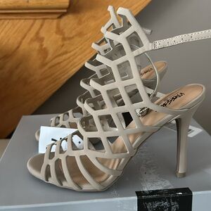 Beige/nude strappy heels size 7, NWT